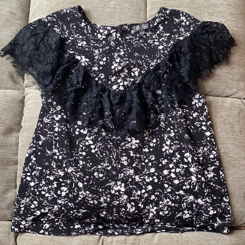Iily rose top
